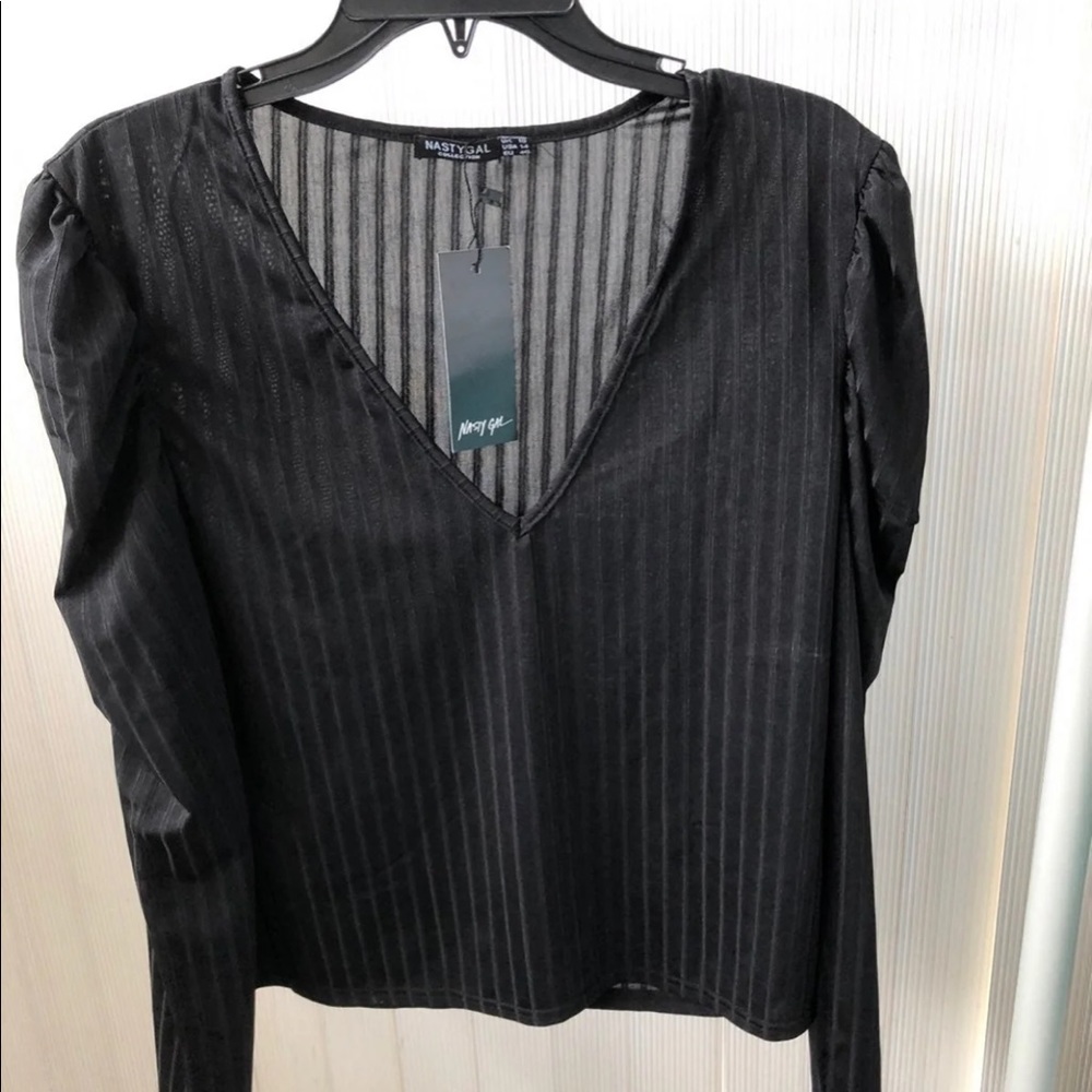 puffy shoulder top